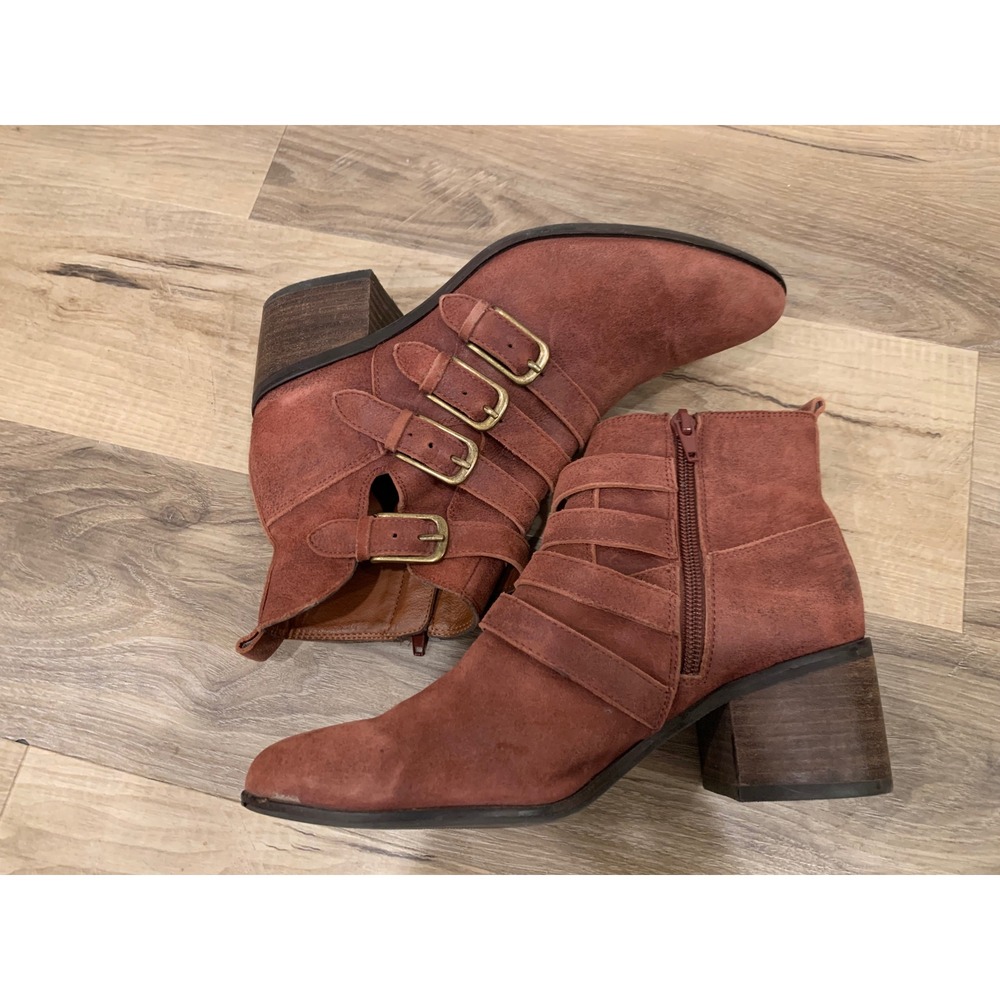 Lucky Brand‎ Suede Multi Buckle Strap Ankle Boots Pointed Toe Block Heel 7.5M